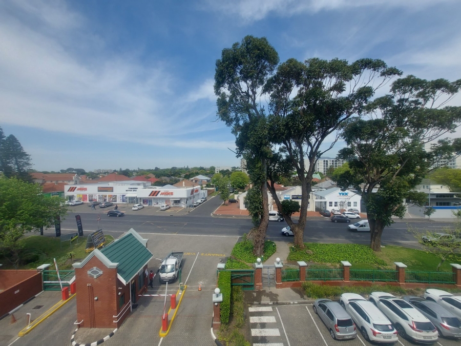 To Let commercial Property for Rent in Claremont Western Cape